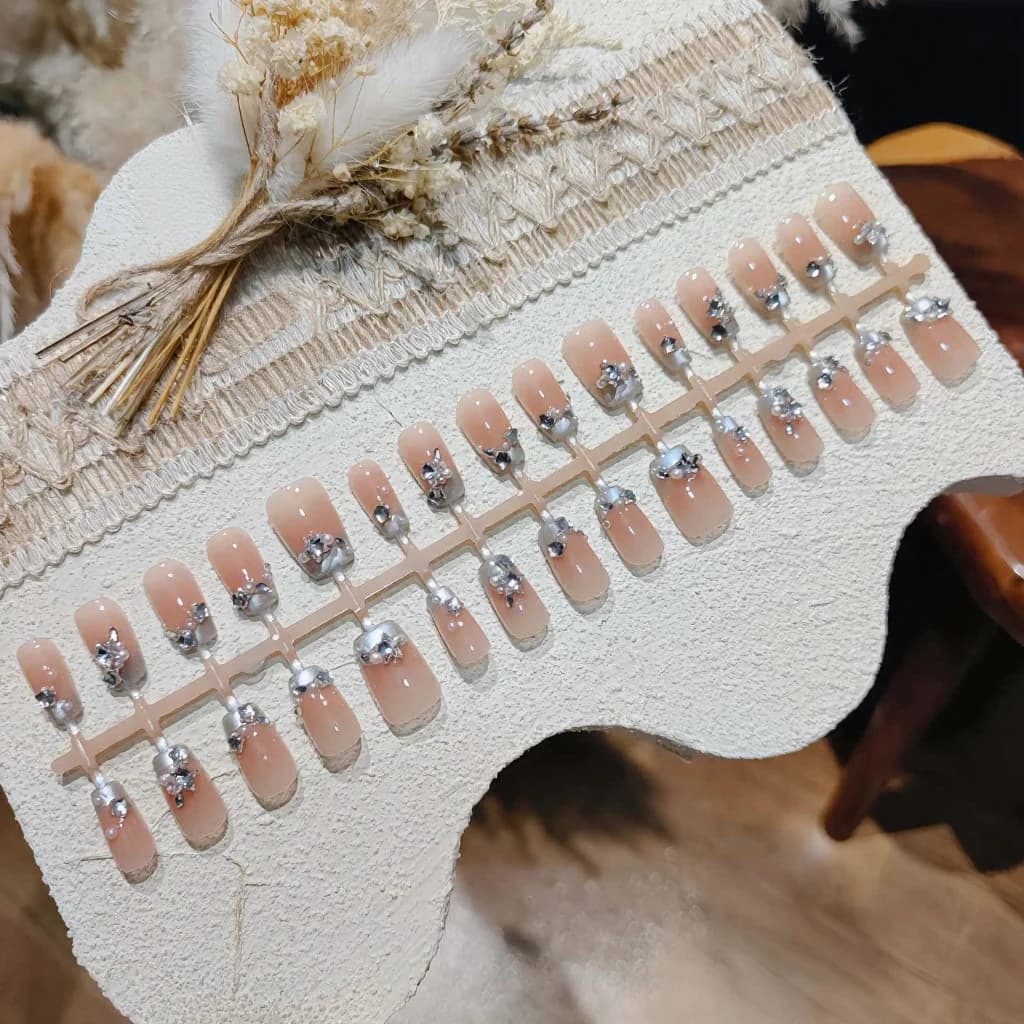 Zili uzspiežamie nagi ar francisku galiņu, pērlēm un rhinestones