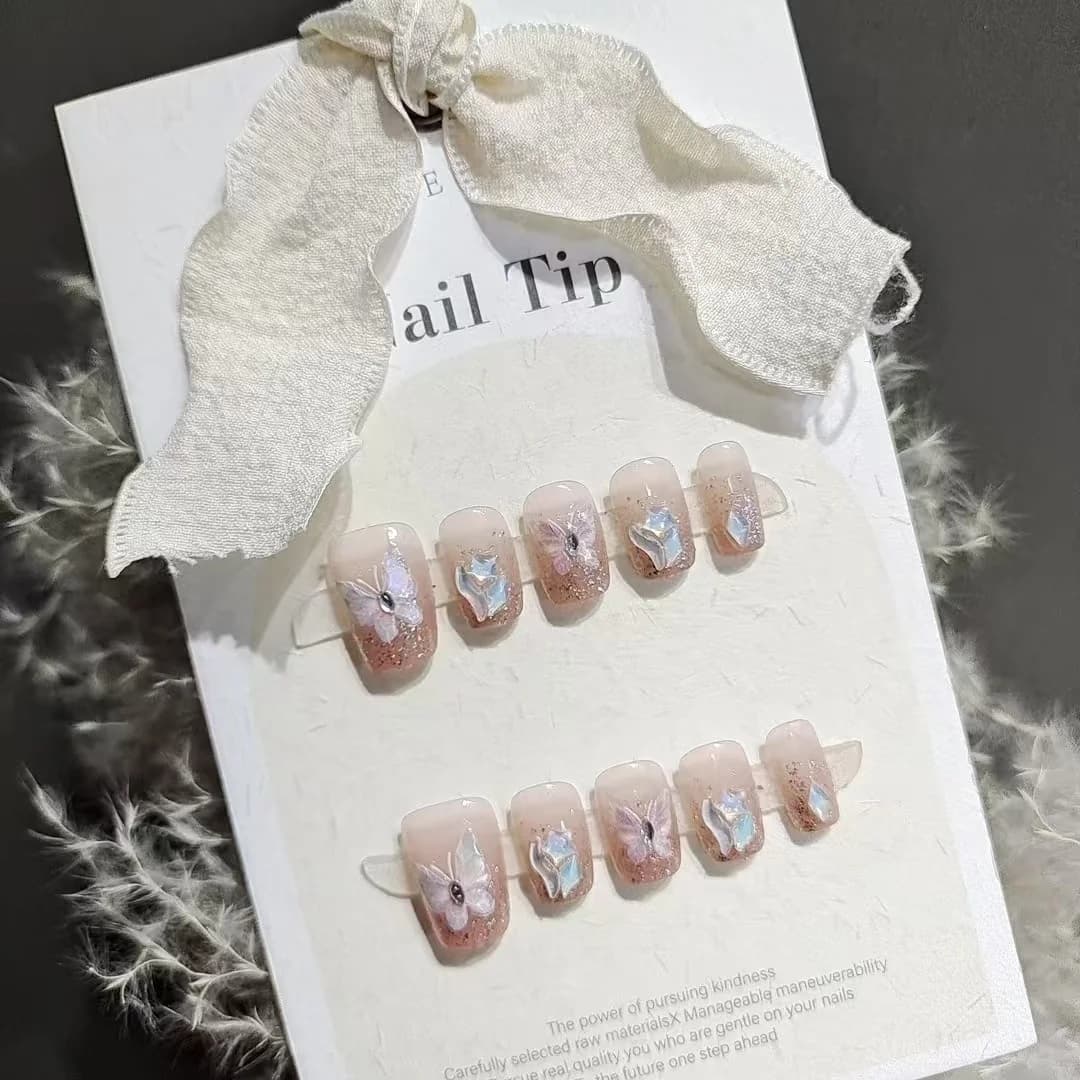 Tauriņu rhinestonu uzliekamie nagi, īsa kafijas pupiņas forma, 10 gab.
