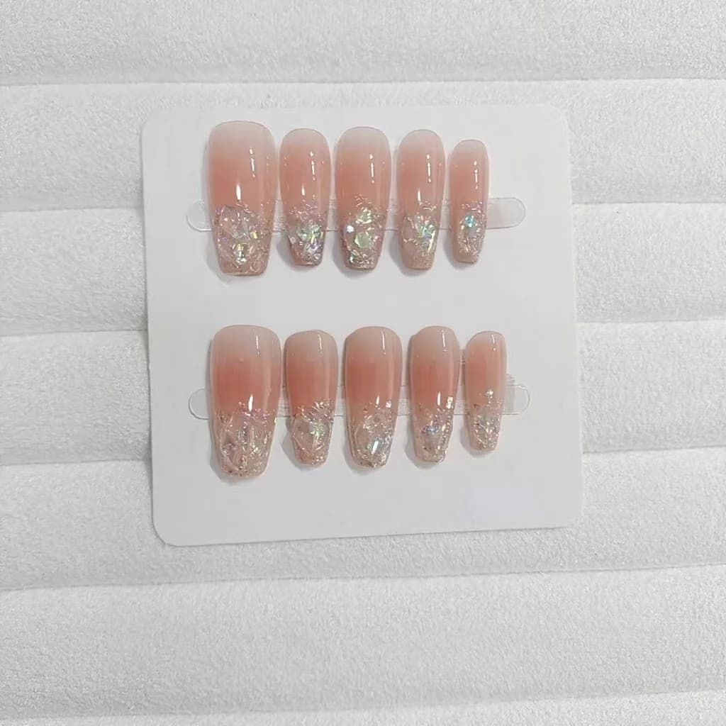 Uzliekamie nagi: īsi/vidēji cofin, gliteri, rhinestones, sārti rozā