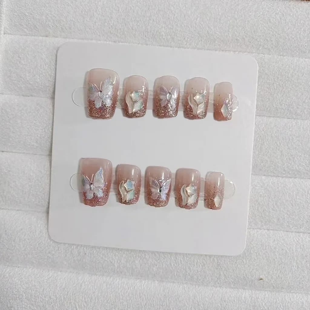 Tauriņu rhinestonu uzliekamie nagi, īsa kafijas pupiņas forma, 10 gab.
