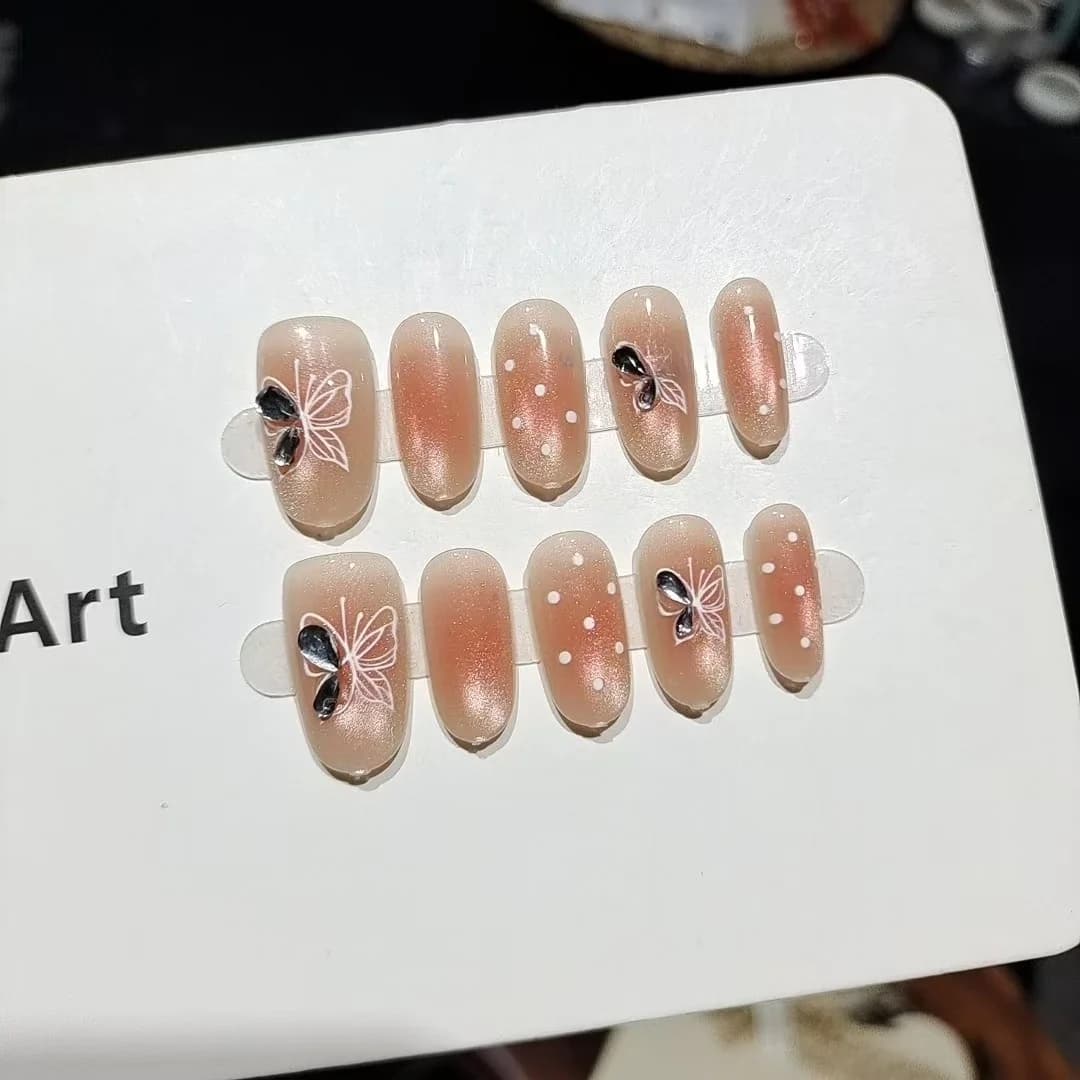 Uzliekamie nagi ar kaķa acu efektu, stikla pērlītēm un rhinestones