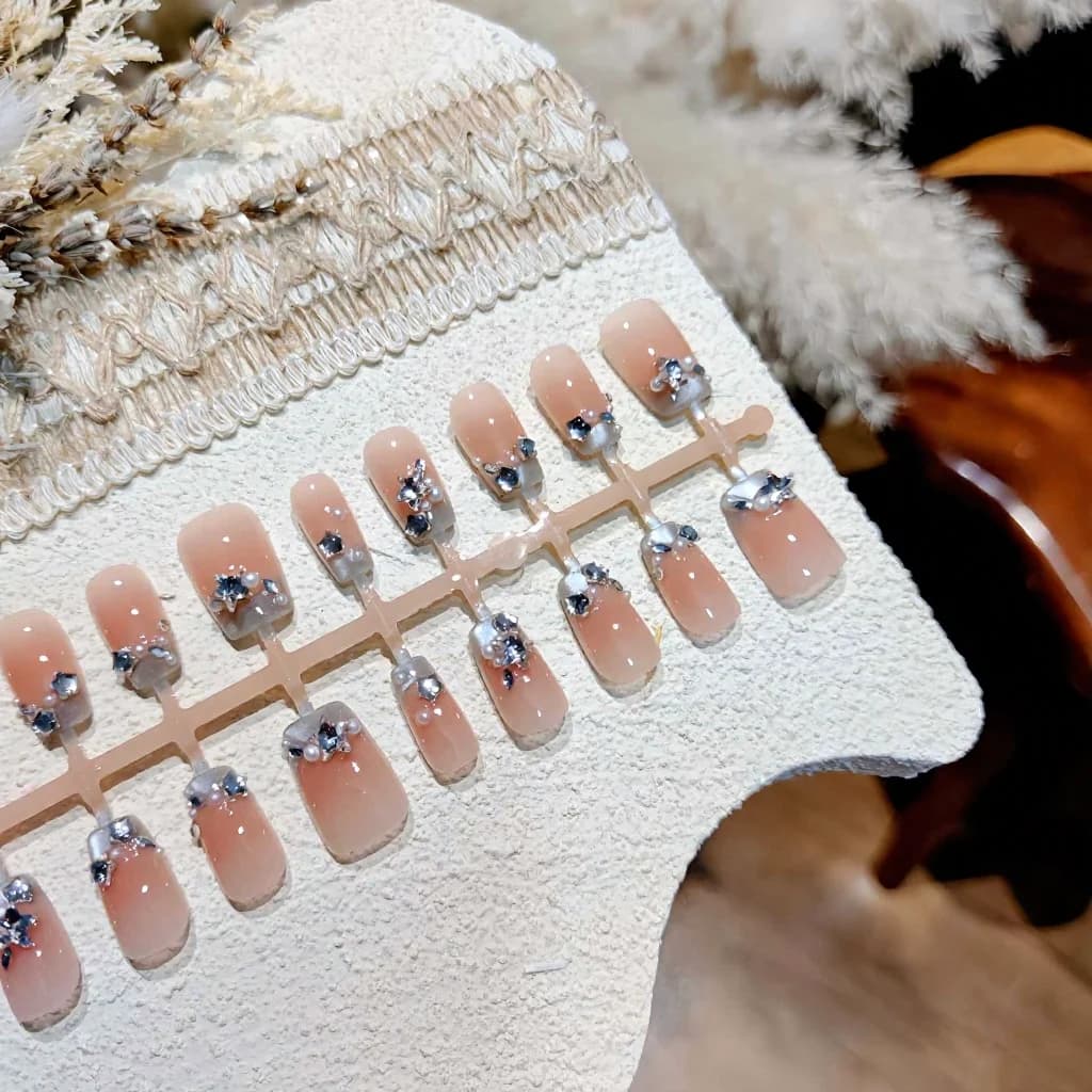 Zili franču tipa uzliekamie nagi ar pērlēm un rhinestones