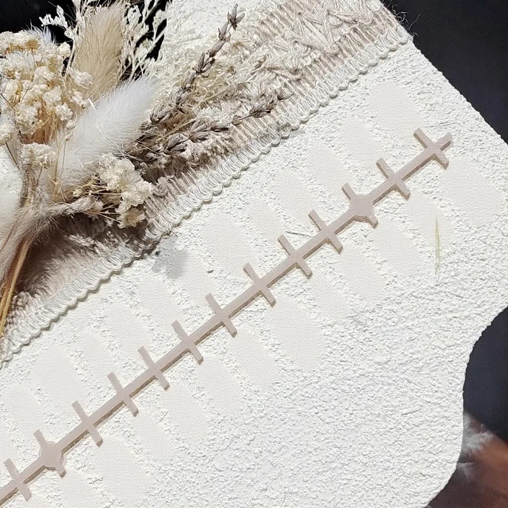 Mākslīgie nagi „Kaķa acs” ar ķiršu ziedu motīvu un rhinestones