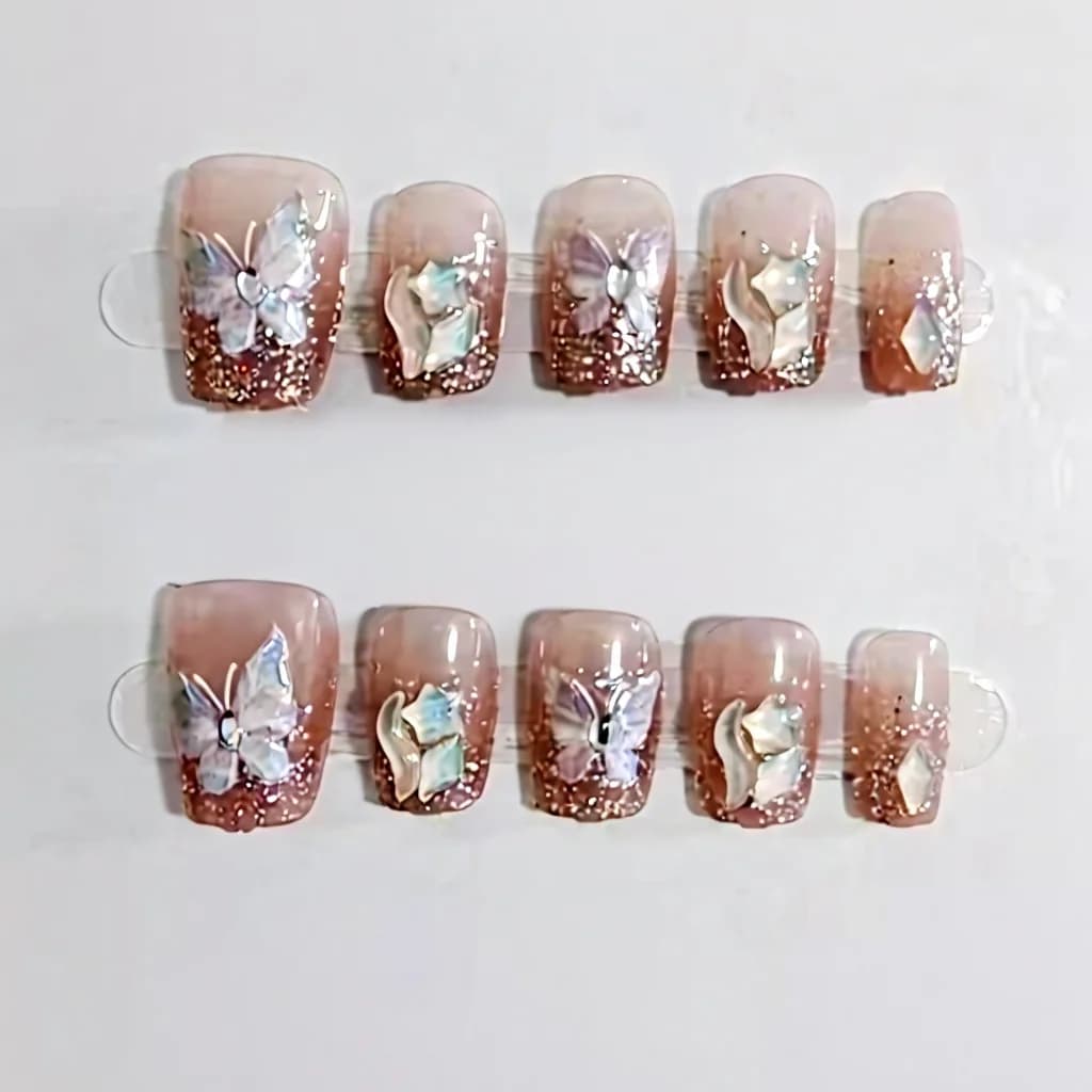 Tauriņu rhinestonu uzliekamie nagi, īsa kafijas pupiņas forma, 10 gab.