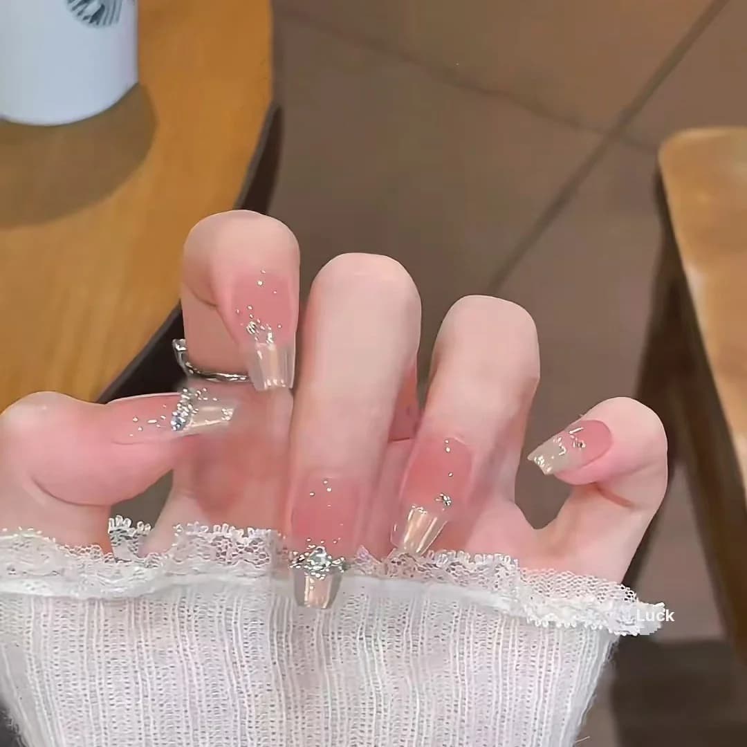 Mākslīgie nagi ar franču manikīru un rhinestones akmentiņiem, 10 gab.
