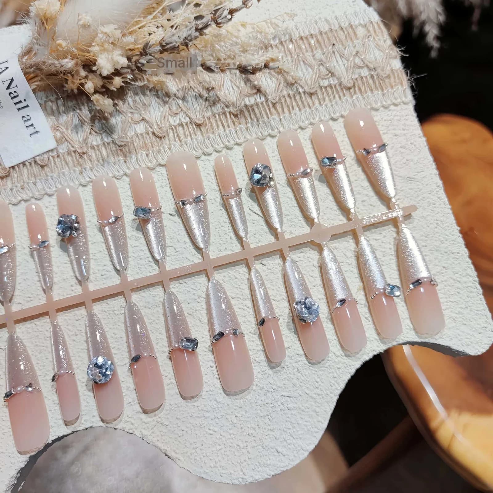 Perlamutra rhinestones kaķa acs mirdzošu nagu komplekts