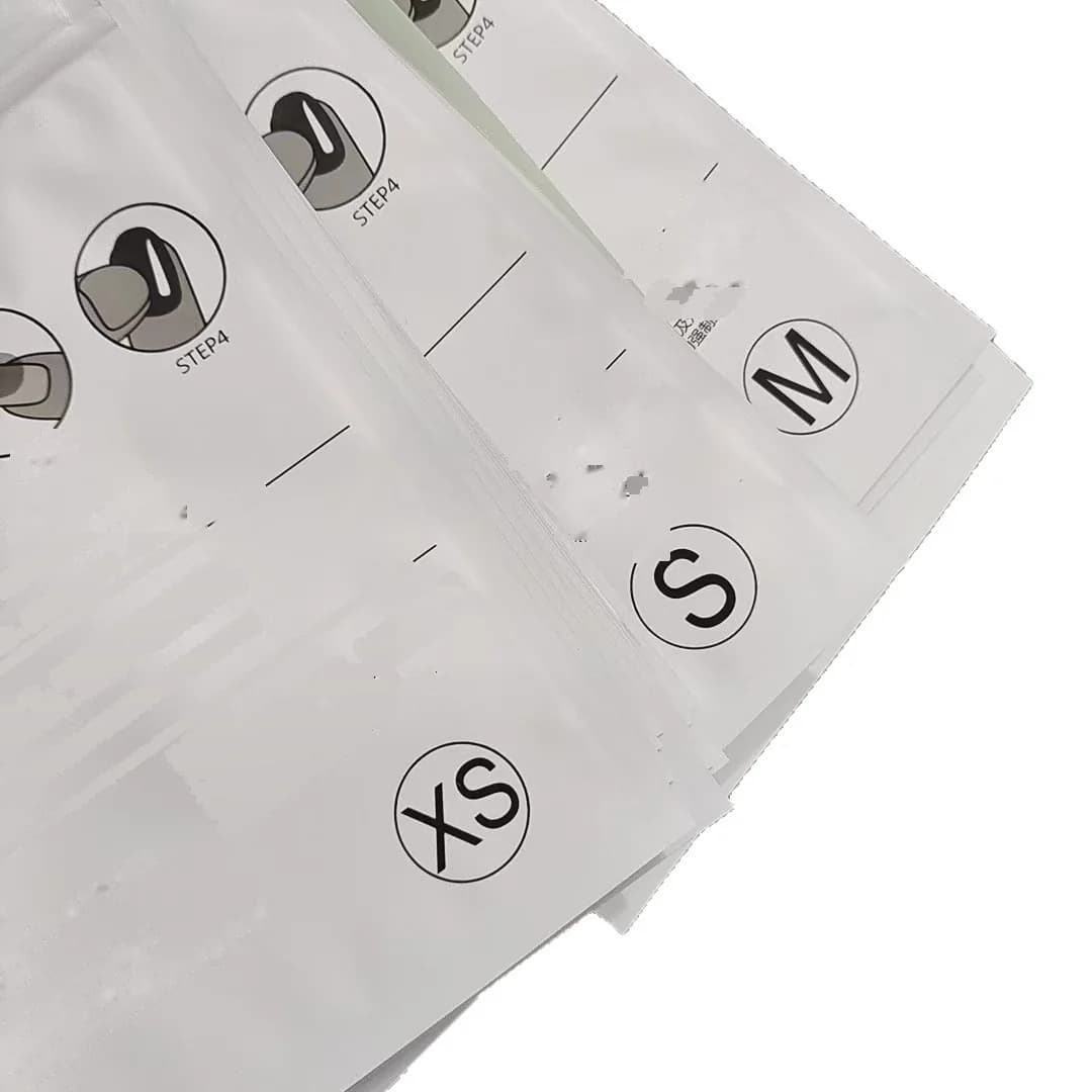 Salvijas zaļi plastmasas zip-lock maisiņi nagu instrumentu uzglabāšanai