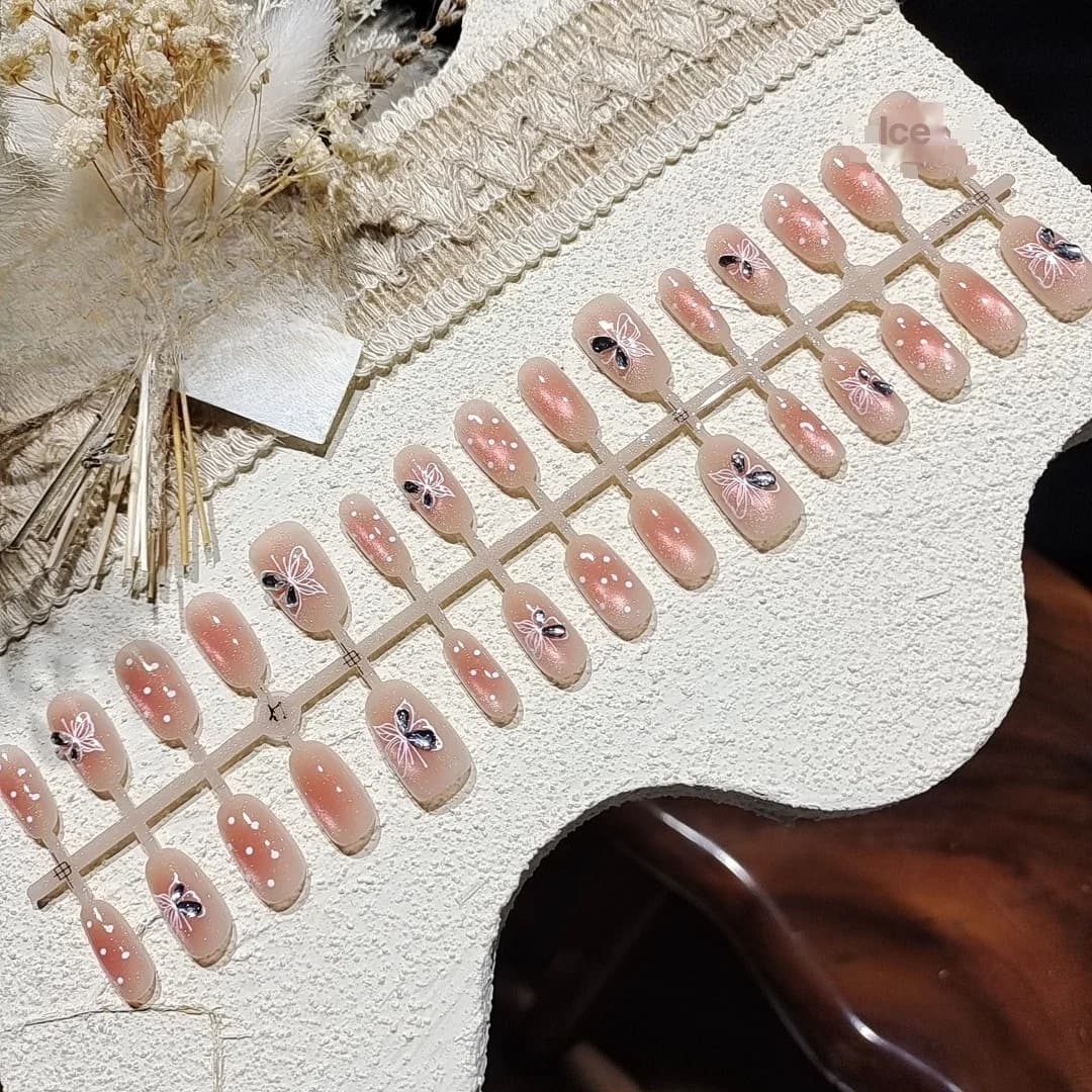 Kaķa acs efekta uzliekamie nagi ar stikla pērlītēm un rhinestones