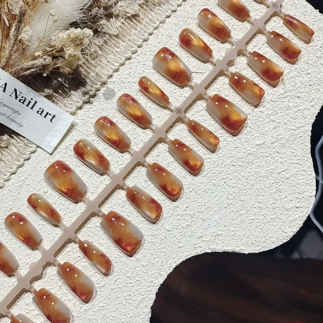 Dzintara "kaķa acs" mākslīgie nagi, īsi cofin un baleta formas