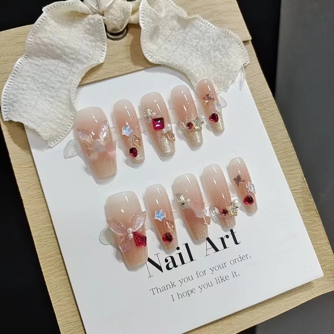 Uzliekamie nagi ar tauriņiem un rhinestones, 30 gab., vidēja cofin forma
