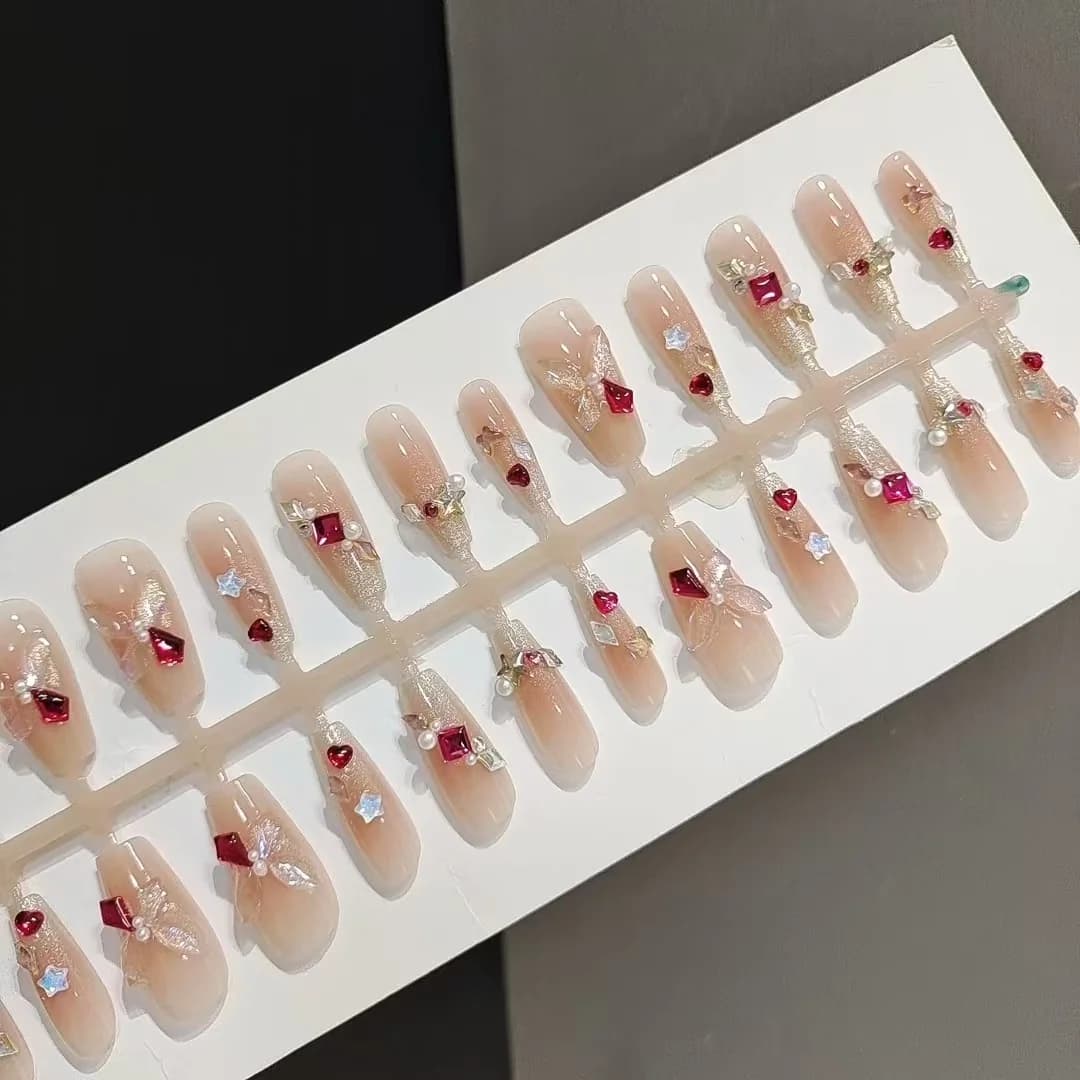Uzliekamie nagi ar tauriņiem un rhinestones, 30 gab., vidēja cofin forma